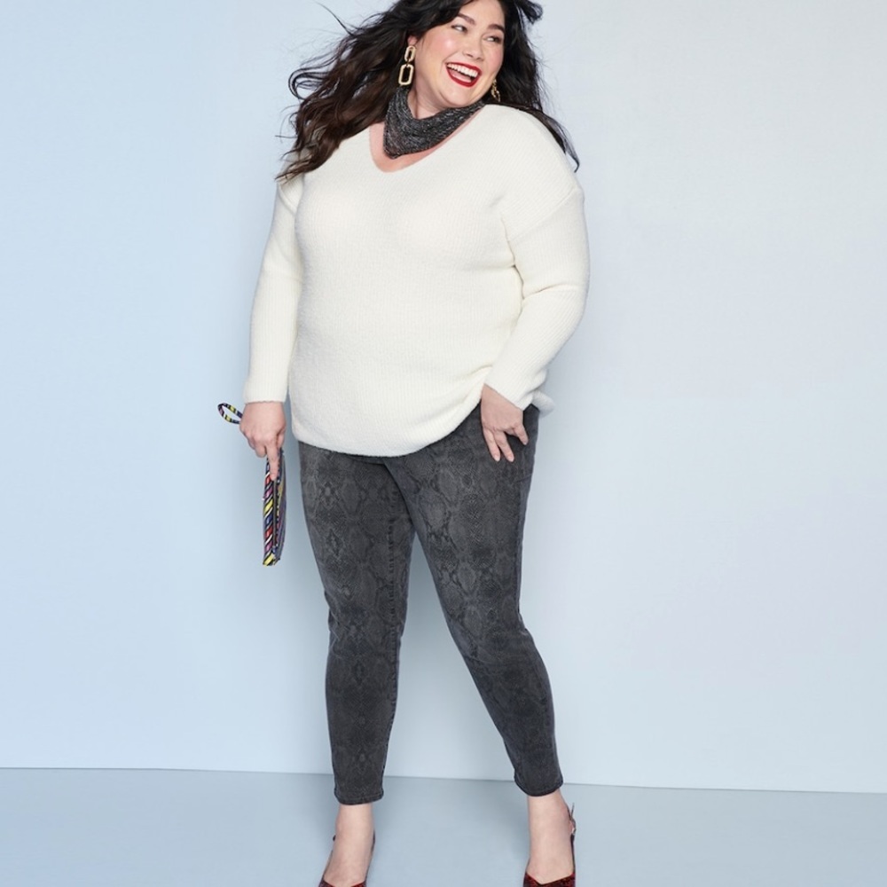 Plus Size EVRI Snake Print Skinny Jeans - Picture 2 of 7